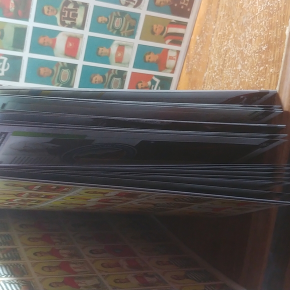 The official NHL hockey treasures book. - Picture 4 of 6